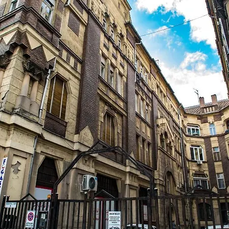 Exclusive Apartment *